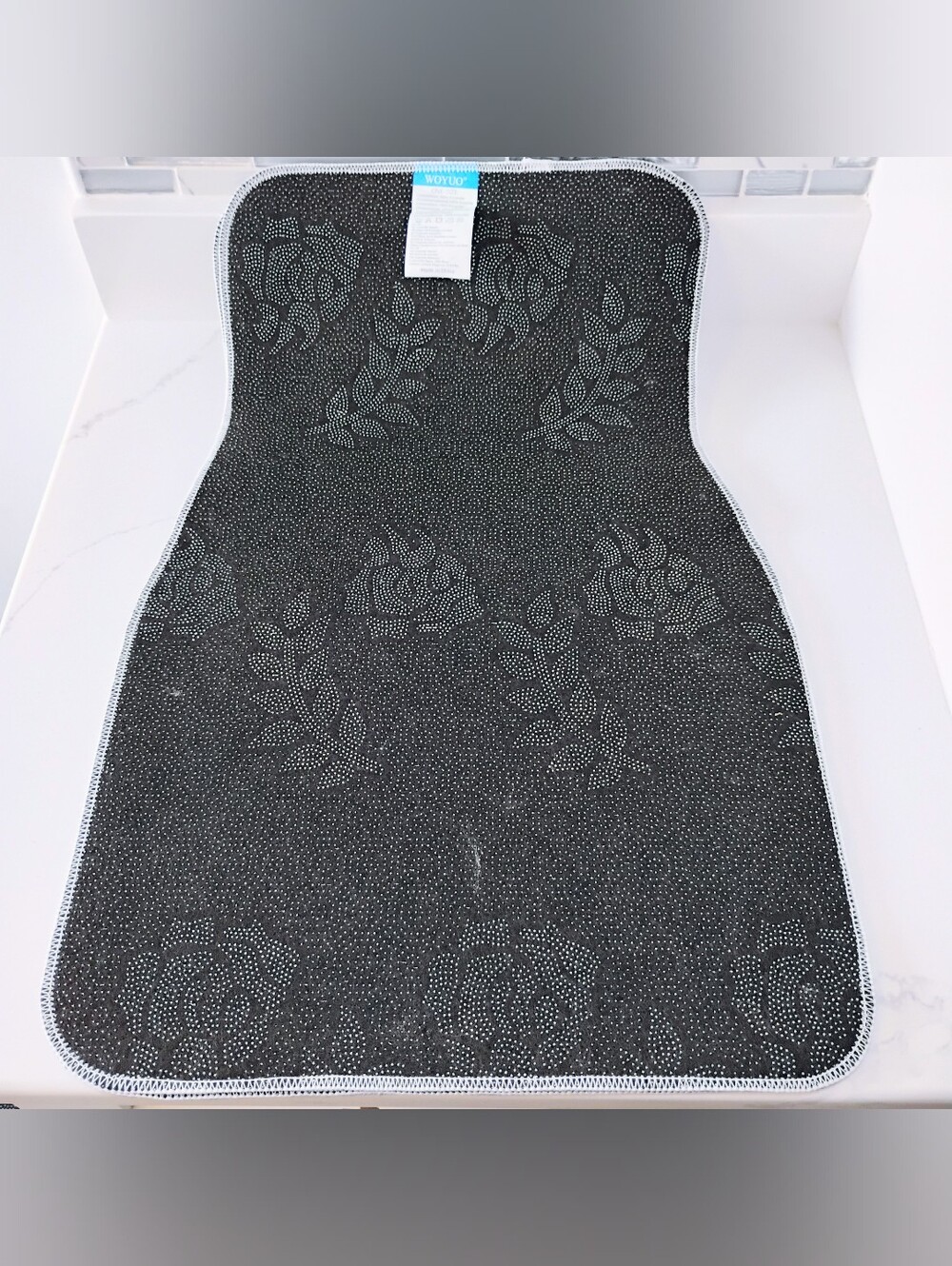 Pochacco Car Floor Mat Set NEW - 2 Front (27"H x 18"W) & 2 Back (13"H x 17"W) - Picture 3 of 9